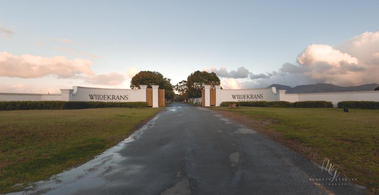 Endless Vineyards At Wildekrans Wine Estate Guest House Botrivier Exterior foto