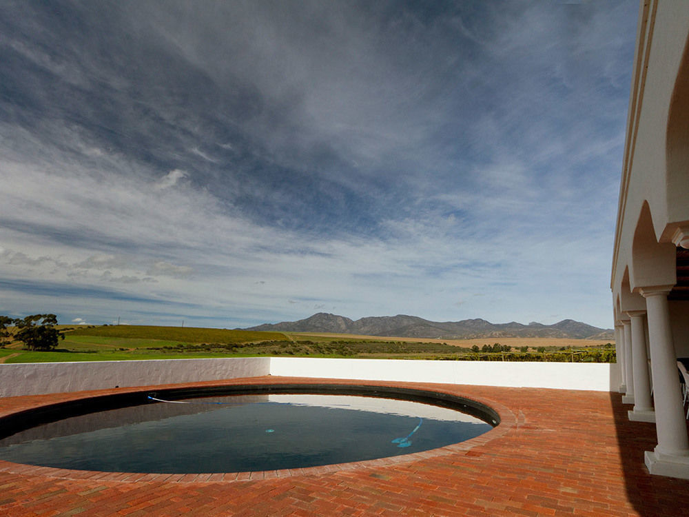 Endless Vineyards At Wildekrans Wine Estate Guest House Botrivier Exterior foto