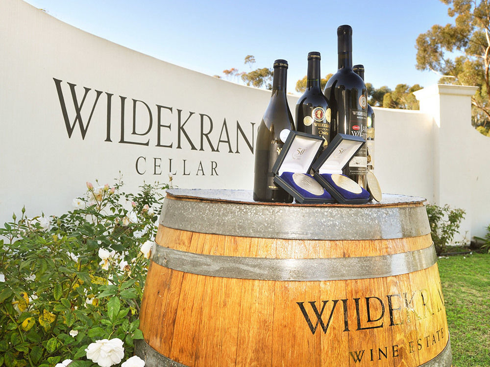 Endless Vineyards At Wildekrans Wine Estate Guest House Botrivier Exterior foto